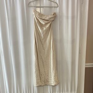 NWOT Chic Strapless Cream Dress